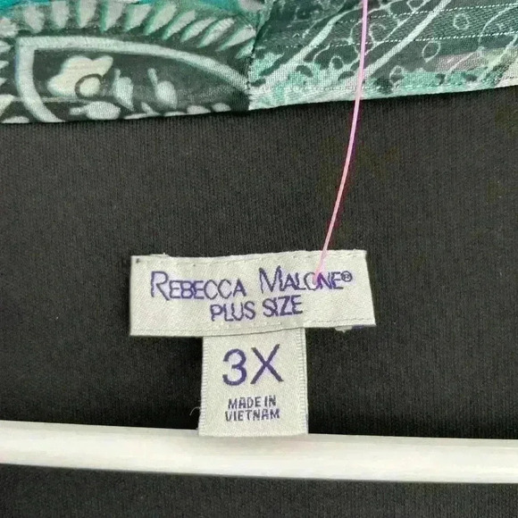 Rebecca Malone Plus Size-3X Green Paisley Shear Top Over Built In Tank Top - Picture 5 of 5